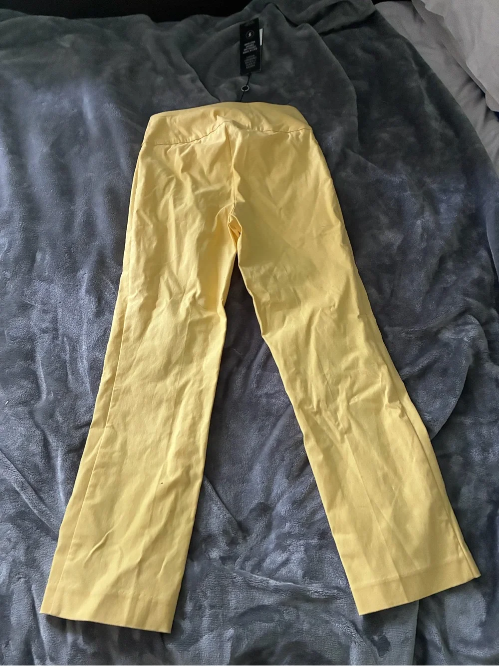 Raffinalla High-Waisted Yellow Straight-Leg Trousers